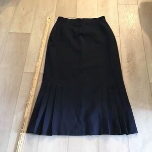 Vintage Women's Black Midi Skirt with Pleated Flared Hem